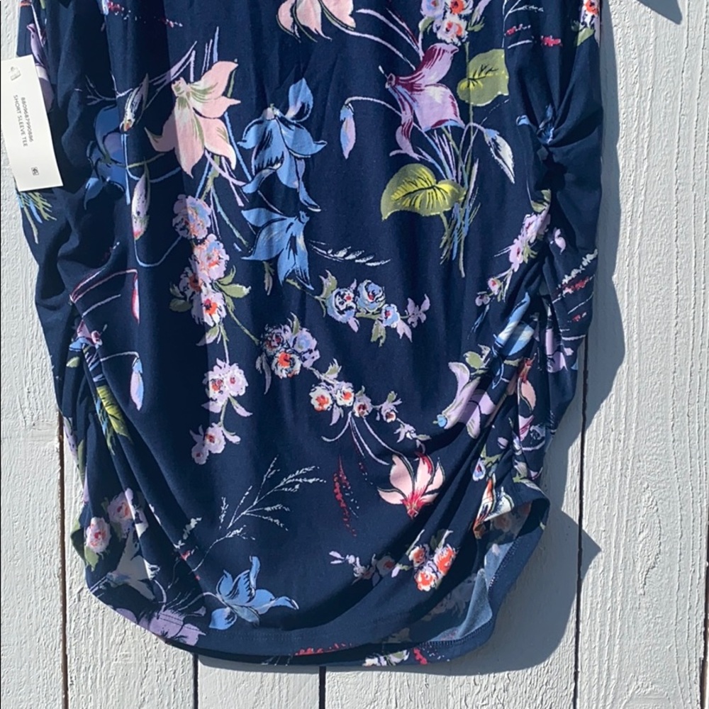 Maternity Basic Short Sleeve Floral T-Shirt - Picture 7 of 11